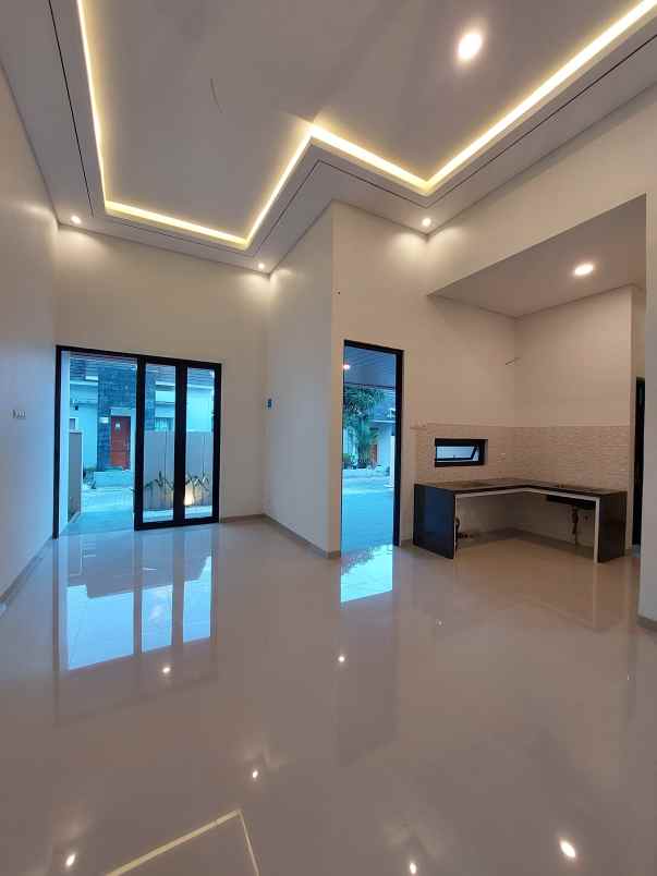 dijual rumah 800 meter pamella 7