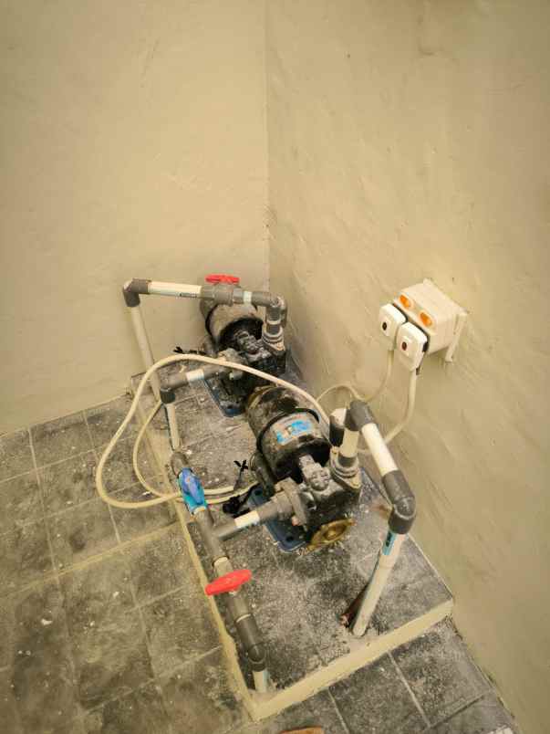 dijual rumah angke
