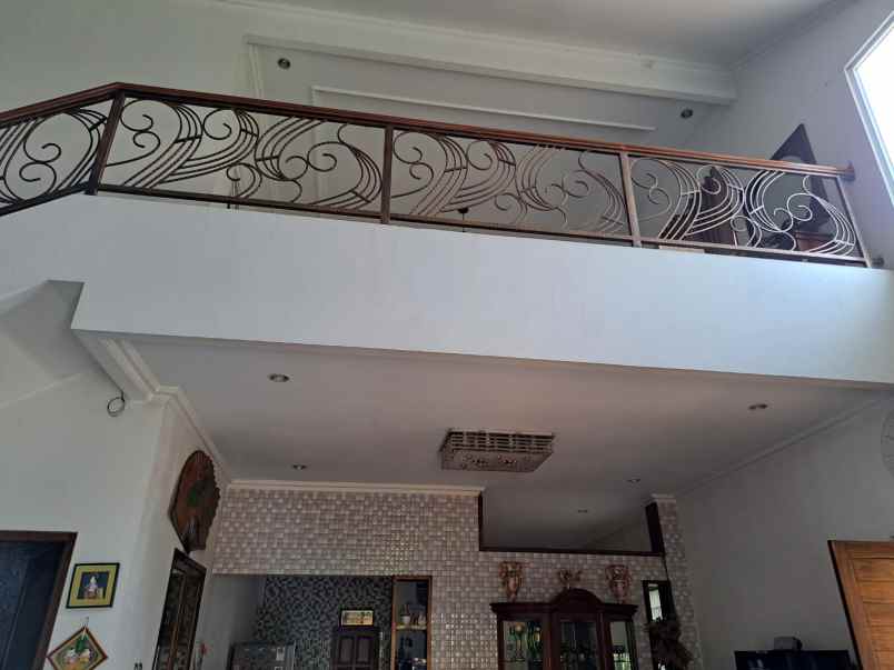 dijual rumah asri di boulevard harapan indah bekasi