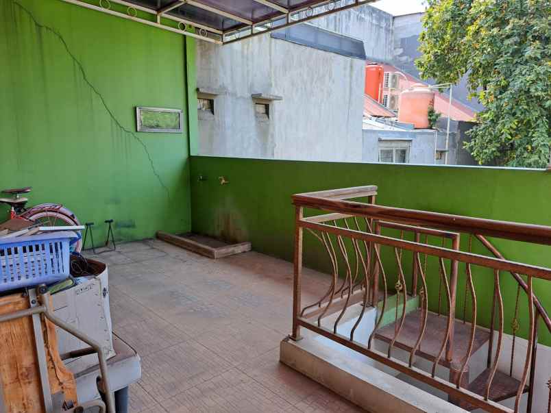 dijual rumah asri di boulevard harapan indah bekasi