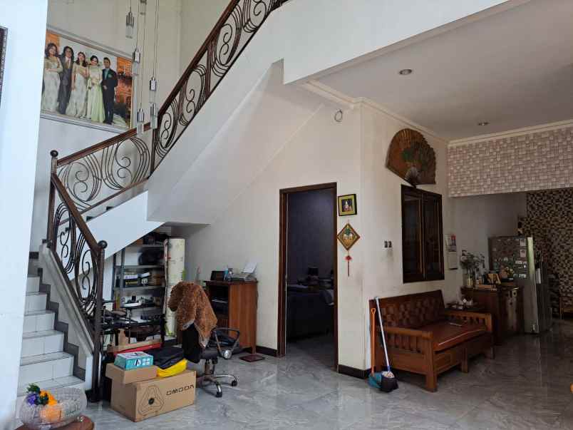 dijual rumah asri di boulevard harapan indah bekasi