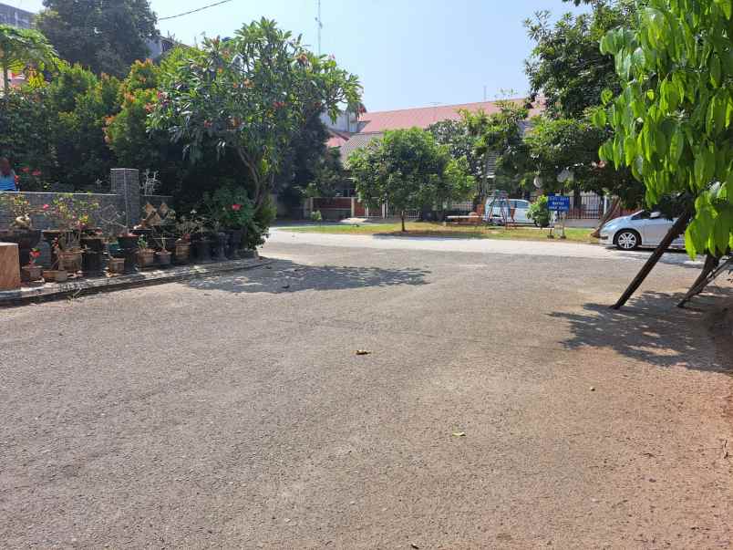 dijual rumah asri di boulevard harapan indah bekasi