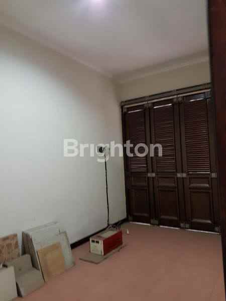 dijual rumah babatan panmtai