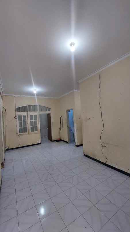 dijual rumah babatan pantai