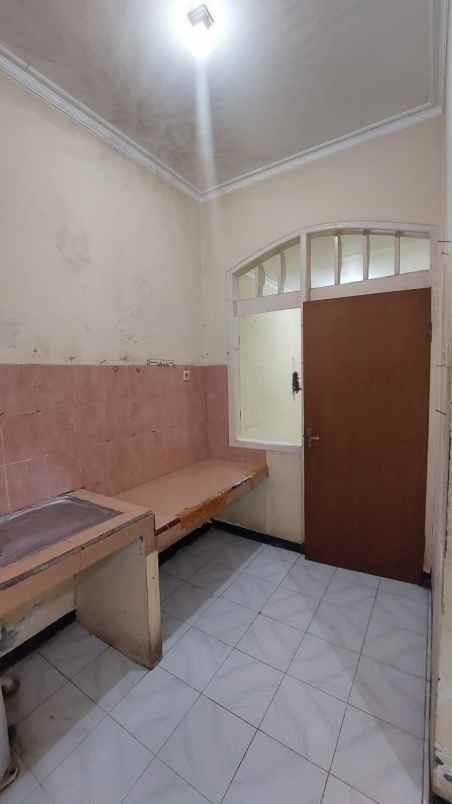 dijual rumah babatan pantai