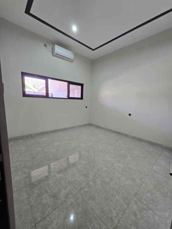 dijual rumah babatan pantai utara