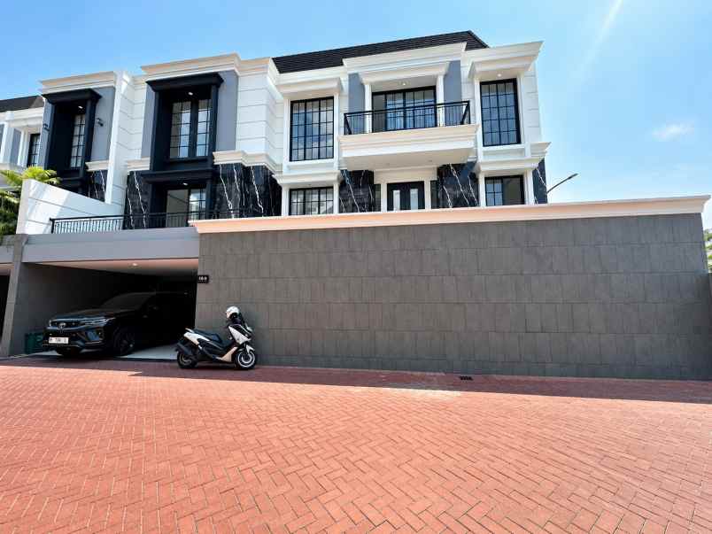 dijual rumah bambu apus