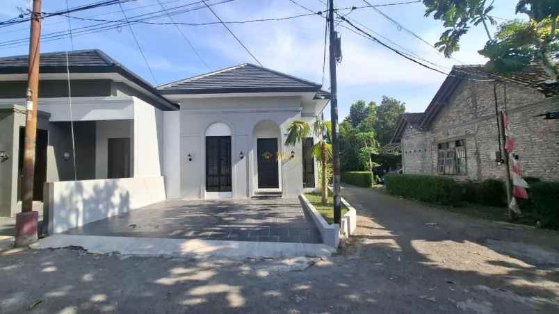 dijual rumah bangunjiwo kec kasihan kab