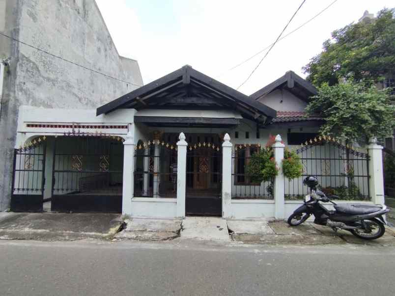 dijual rumah banyuanyar banjarsari