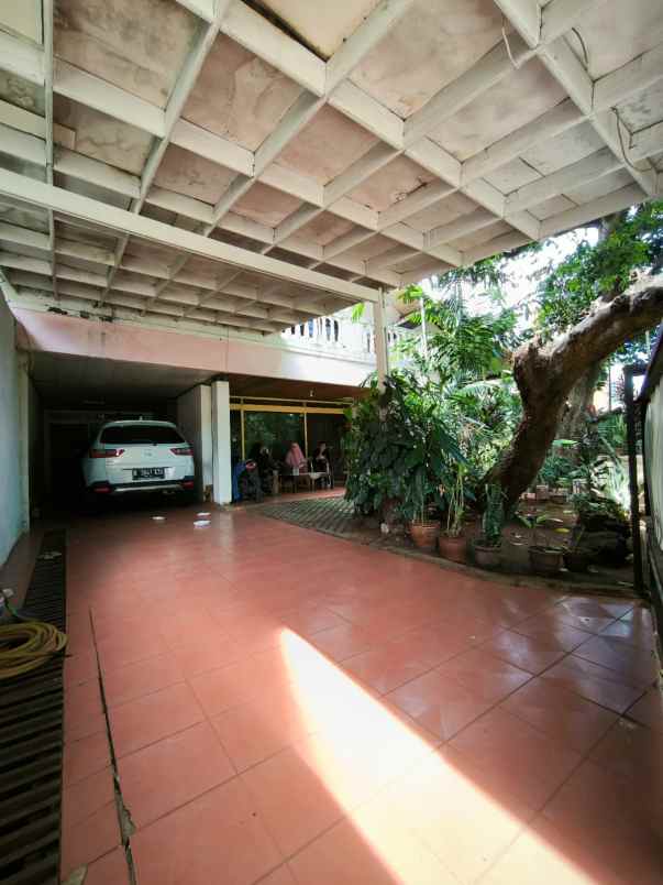 dijual rumah batu merah pejaten timur