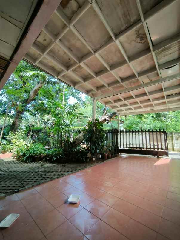 dijual rumah batu merah pejaten timur