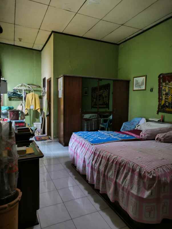 dijual rumah batu merah pejaten timur