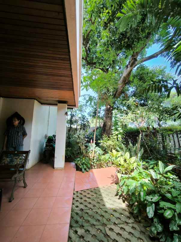 dijual rumah batu merah pejaten timur