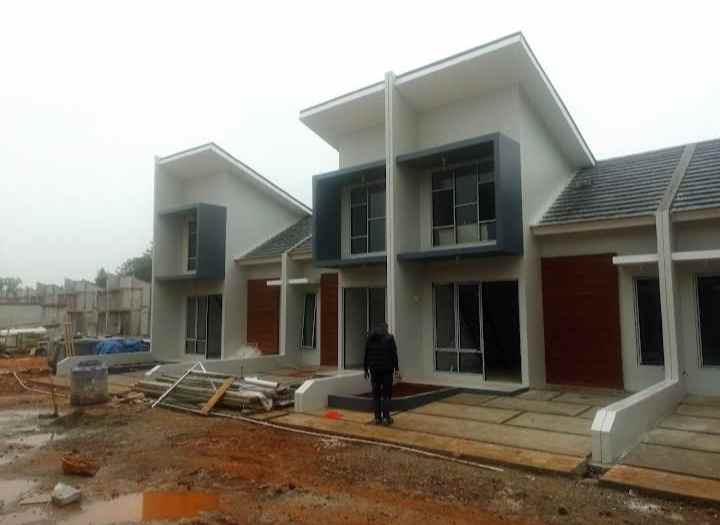 dijual rumah belakang kawasan mm2100