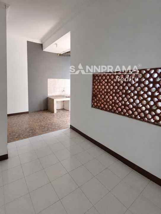 dijual rumah bella casa residence
