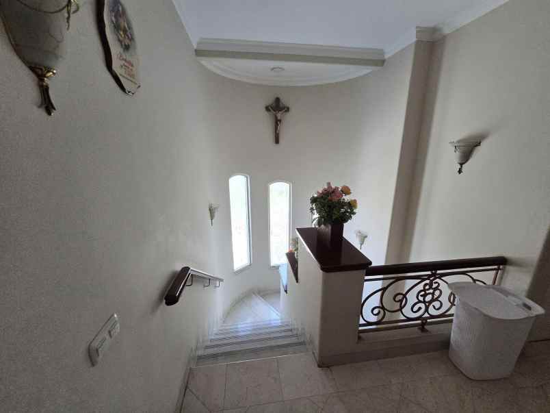 dijual rumah bencongan