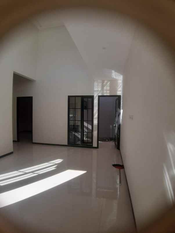 dijual rumah bukit cemara tidar
