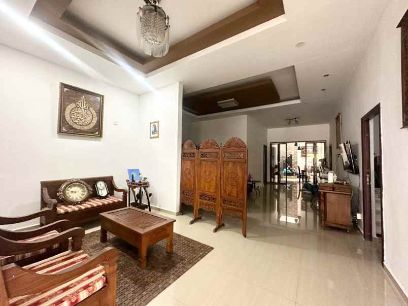 dijual rumah bukit indah sukajadi