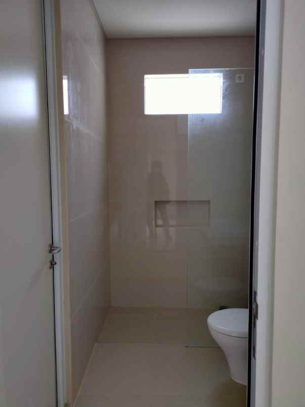 dijual rumah central park juanda