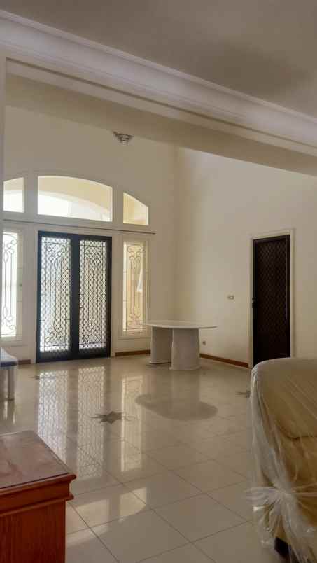 dijual rumah central park mulyosari