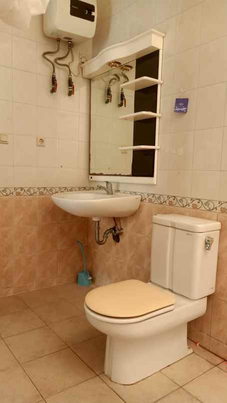 dijual rumah central park mulyosari