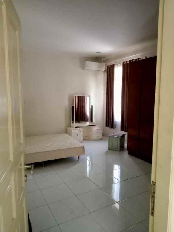 dijual rumah cideng timur