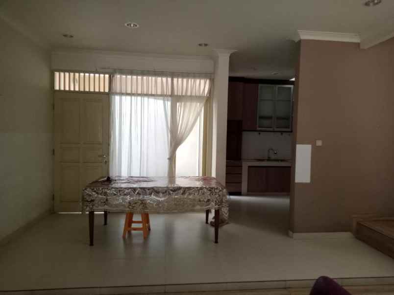 dijual rumah cideng timur