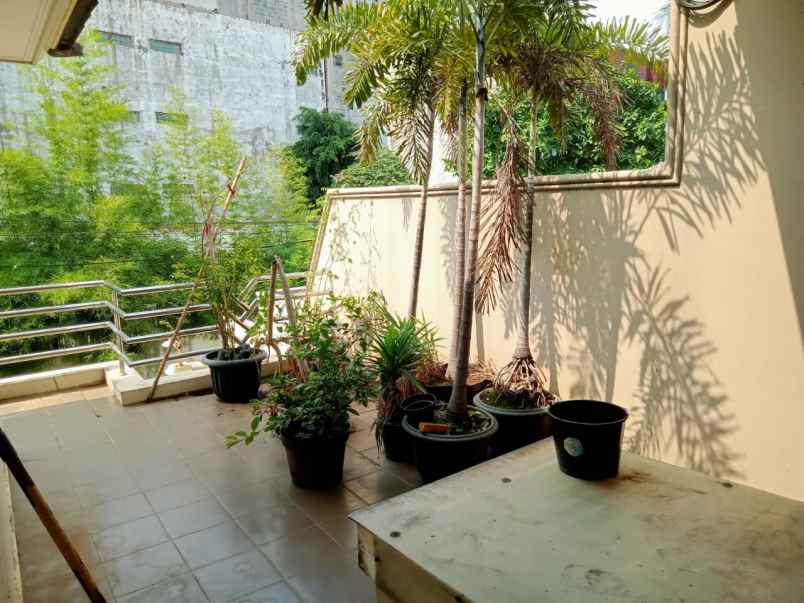 dijual rumah cideng timur
