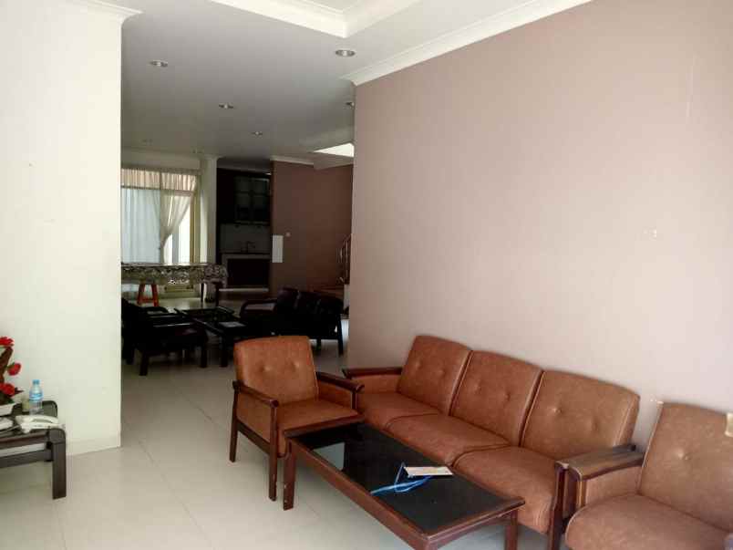 dijual rumah cideng timur