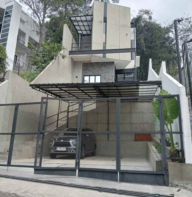 dijual rumah cikutra atas bandung