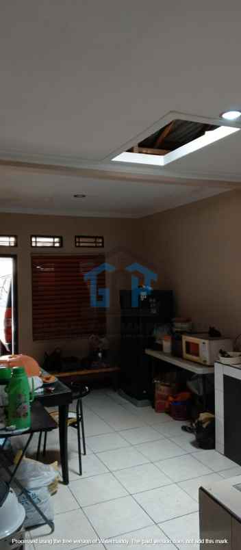 dijual rumah cipageran
