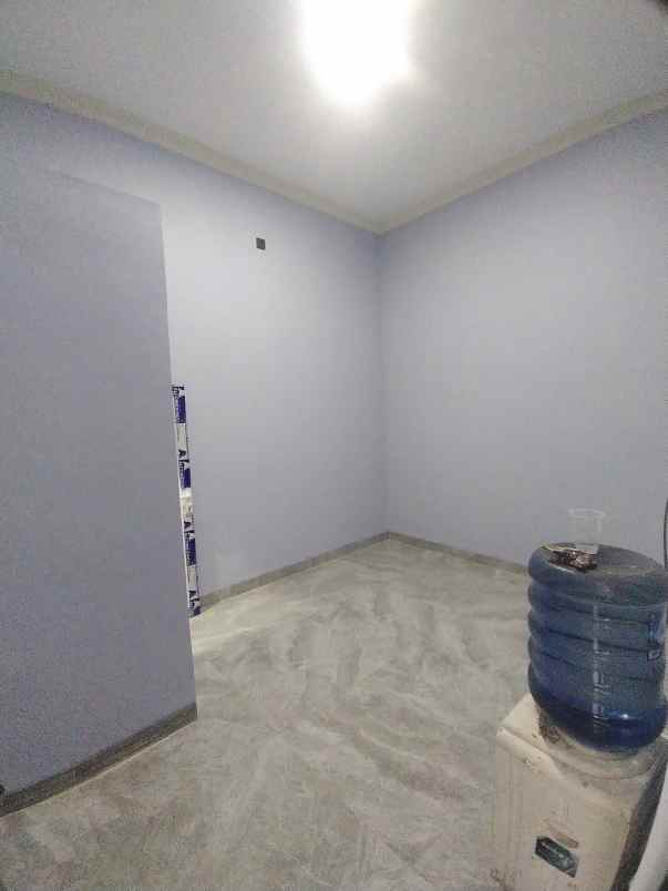 dijual rumah cipondoh makmur