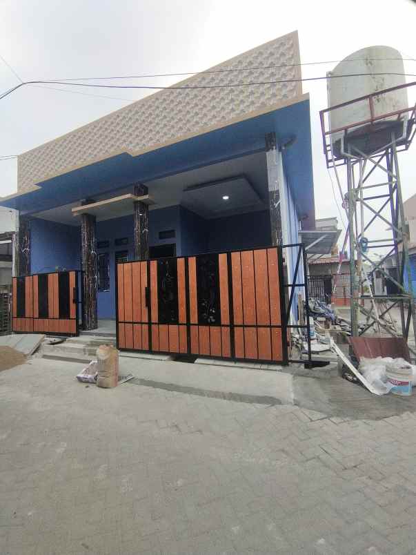 dijual rumah cipondoh makmur