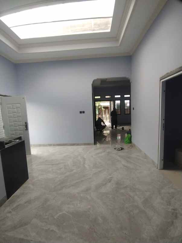 dijual rumah cipondoh makmur