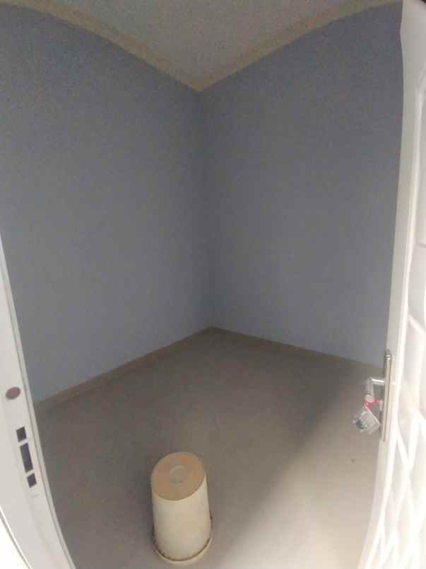 dijual rumah cipondoh makmur