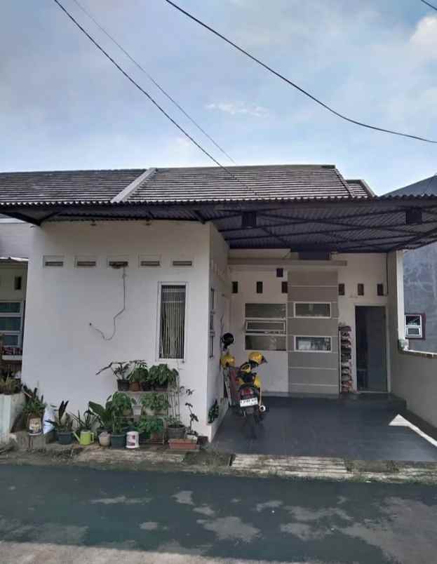 dijual rumah ciputat