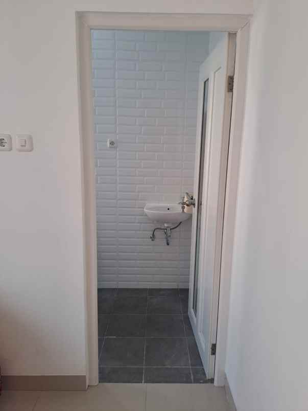 dijual rumah cirendeu tangerang