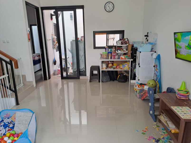 dijual rumah cirendeu tangerang