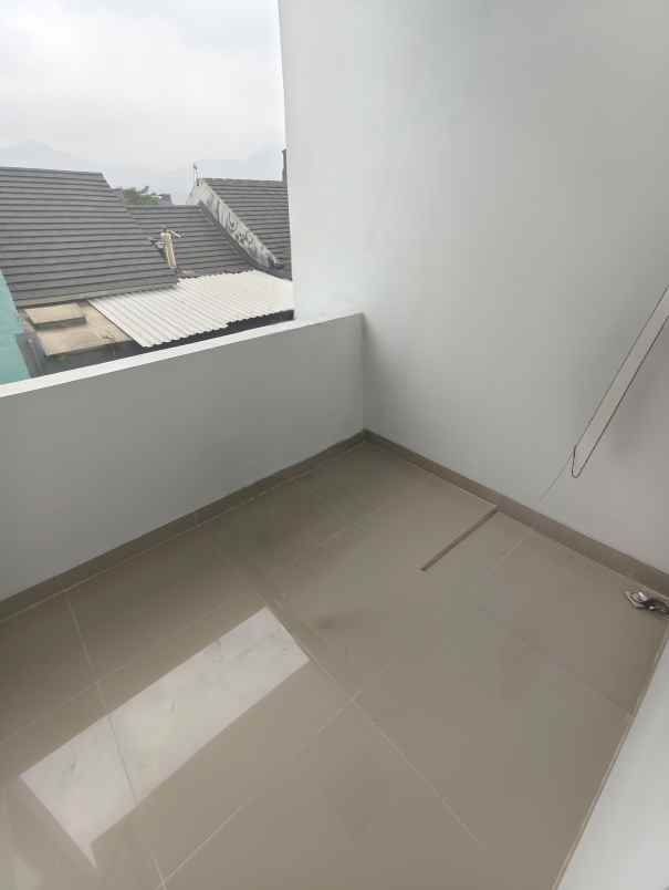 dijual rumah cisaranten kulon