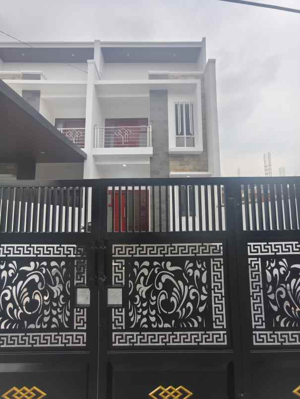 dijual rumah cisaranten kulon
