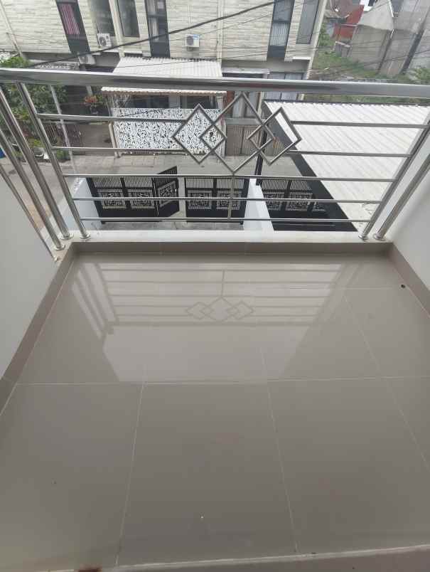 dijual rumah cisaranten kulon