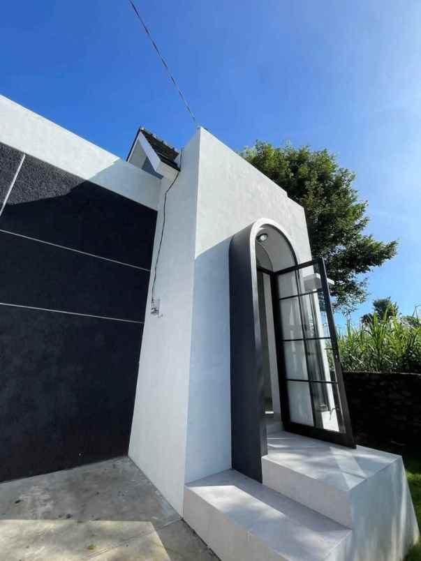 dijual rumah citra garden city buring