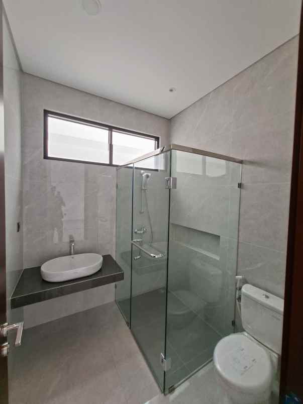 dijual rumah citraland woodland surabaya