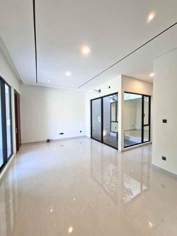 dijual rumah citraland woodland surabaya