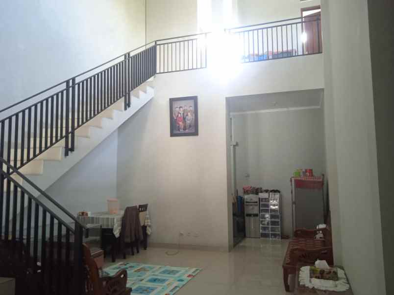 dijual rumah ciwastra