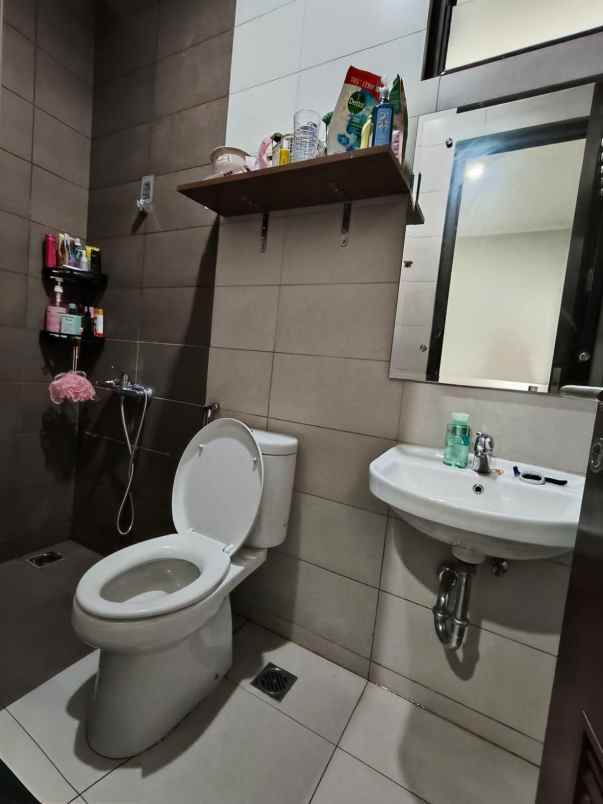 dijual rumah cluster burgundy