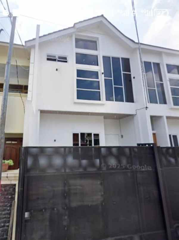 dijual rumah cluster mapel summarecon