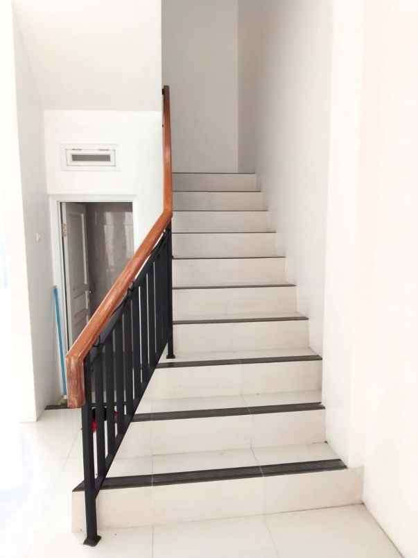 dijual rumah cluster mapel summarecon