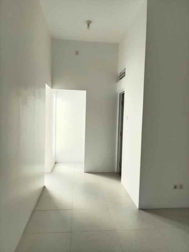 dijual rumah cluster mapel summarecon
