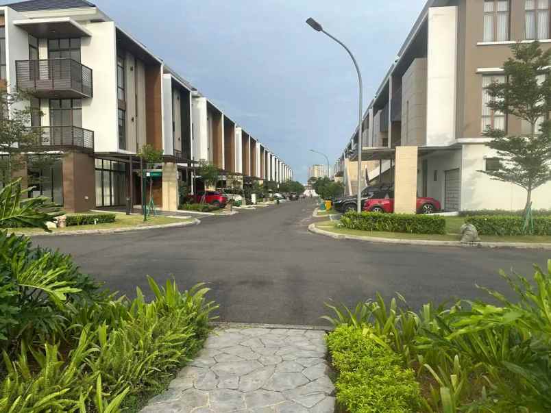 dijual rumah cluster morizen summarecon